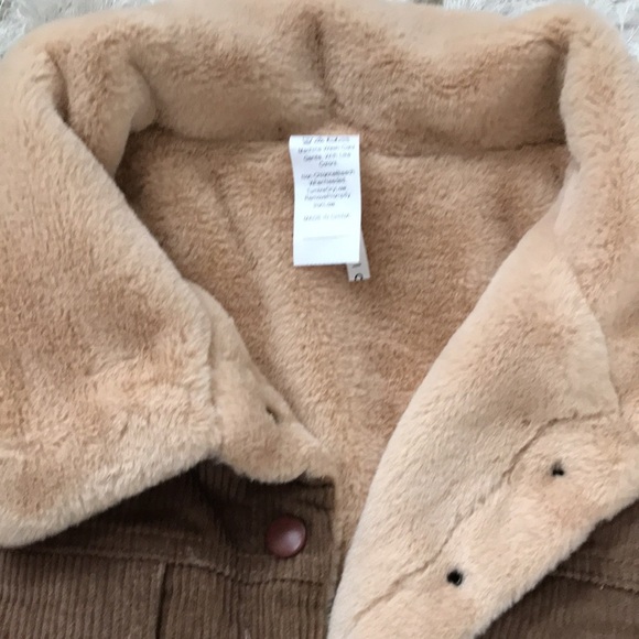 Thick, corduroy jacket, soft fuzzy lining, size 6 - Picture 2 of 5